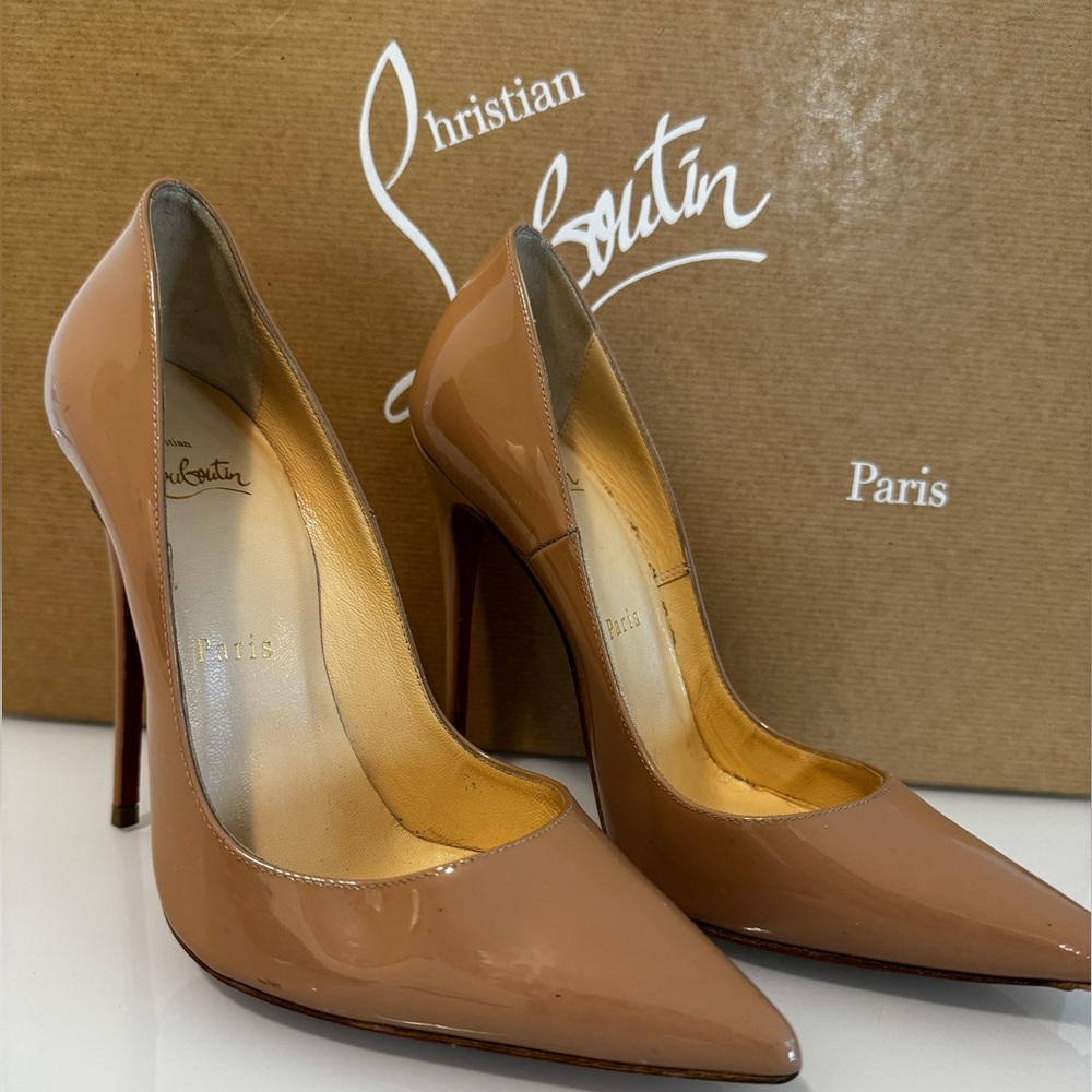 Christian Louboutin So Kate patent leather pointed toe pump Size 36 1/2